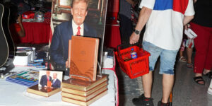 У Трампа є дещо, що він хотів би вам продати