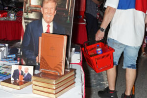 У Трампа є дещо, що він хотів би вам продати