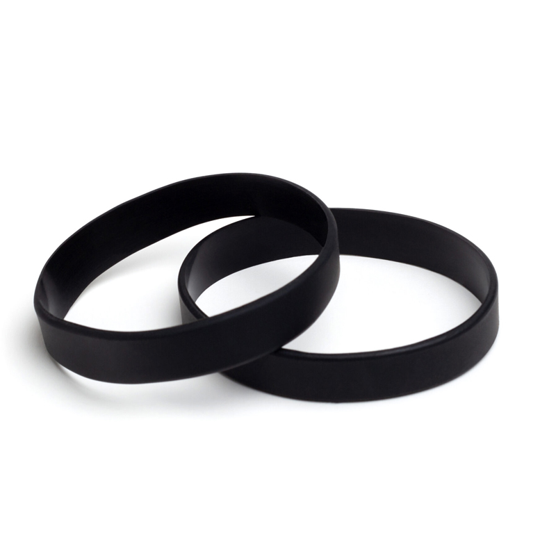 чорні силіконові браслети з логотипом