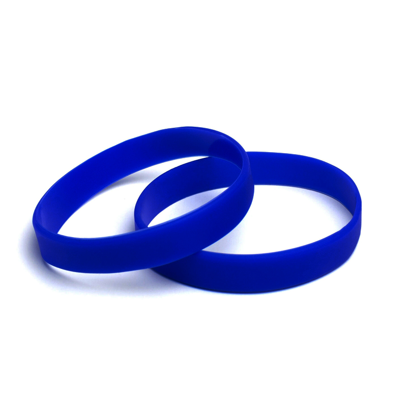темно-сині силіконові браслети з логотипом
