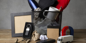 антиідеї в сувенірці — невдалий рекламний мерч у смітнику