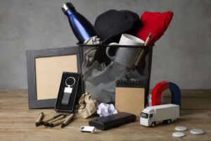 антиідеї в сувенірці — невдалий рекламний мерч у смітнику