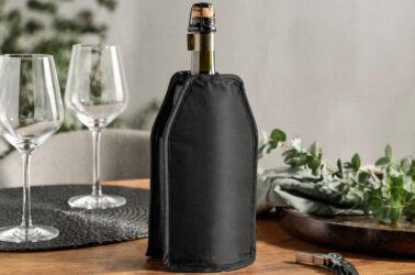 BLEND нейлоновий чохол для охолодження пляшки з шампанським на столі