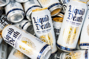 Інкрементальність у маркетингу на прикладі бренду Liquid Death — банки води як символ нового підходу до оцінки реклами