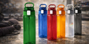 Тританова пляшка May TM Discover у різних кольорах з відкидною кришкою та трубочкою